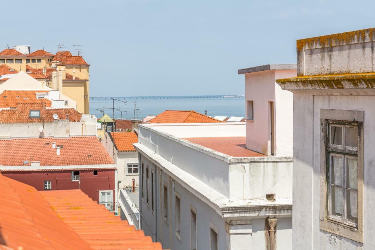 Bright & Spacious Alfama Apartment, By Timecooler Lisboa 外观 照片